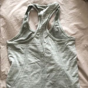 Lululemon Swiftly Razorback